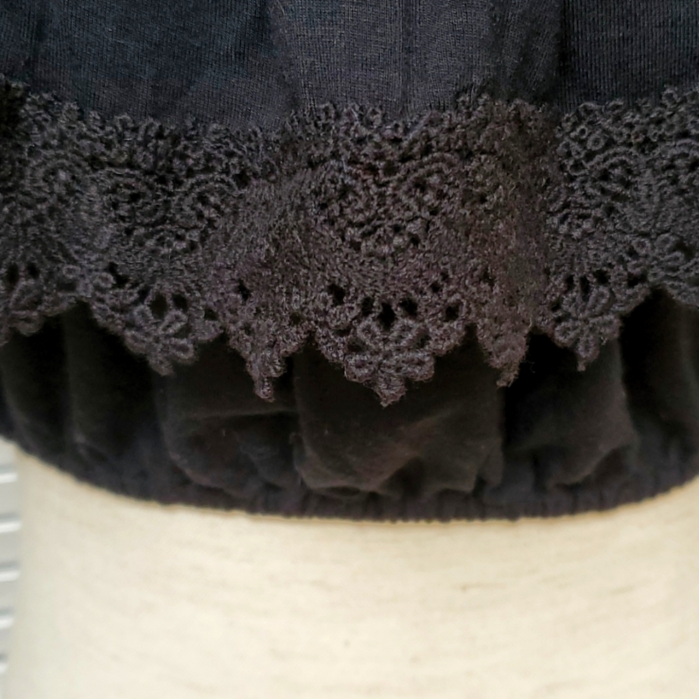 Hollister Size S Black Lace Trimmed Cropped Top. - Picture 4 of 7